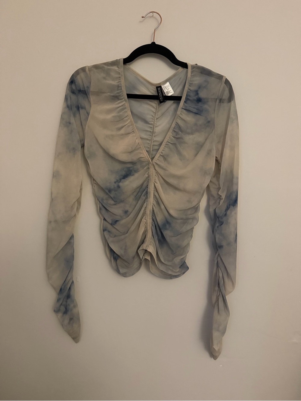 H&M Cream and Blue Ruched V-Neck Long-Sleeve Top